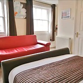 Central Hotel Cheltenham by Roomsbooked