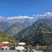 Udechee Huts Hotel