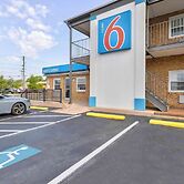 Motel 6 Falls Church, VA - Arlington Boulevard