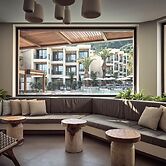 Admiral De Luxe Hotel