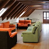 Hostal y Albergue Haizea - Hostel