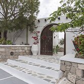 Thalassitra Private Pool Suites & Spa