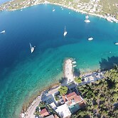 Baumgartner- Paradise Punta