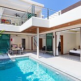 Exquisite Thai Balinese Pool Villa Mika