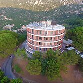 Douma Hotel