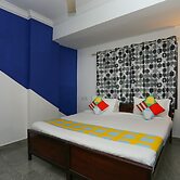 OYO 23654 Home Cozy 2BHK Aluva Metro Station