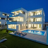 Apartments & Rooms Pool Villas Maris
