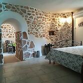 Trullo Alessandro e Villa Raffaela