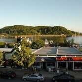 Betsie Harbor Lodging