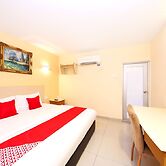 Super OYO 635 Seven Days Hotel