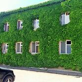 Hotel Lilo near Airport