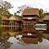 Yaku Amazon Lodge & Expeditions