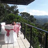 The Onex Paradise Ella