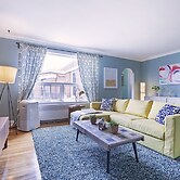 Bright Hideaway in Forest Hill with Parking