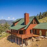 Armstrong Luxury Log Vacation  At Windcliff 4 Bedroom Home by RedAwnin