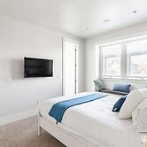 Vancouver West Cozy Retreat by Host Launch