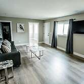 Raven Suite at Rellik House. Winery & Alpaca Farm