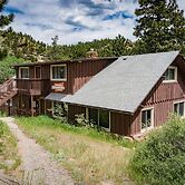 Estes Park Adventure Hostel
