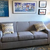 Albany Hill Apartment