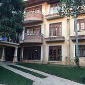 Mount House Hotel