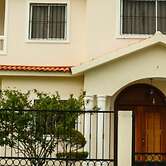 Casa con Piscina y Vigilancia 24H