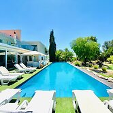 The Lake Villa Mountains & Sea view