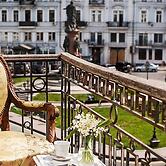 EstherHouse - Hostel