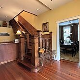 Grand Lux Inn