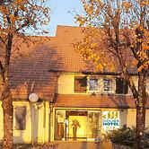 Doubs Hotel - Hostel