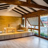 Floral Joy Cat Hotel