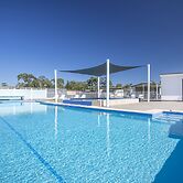 Lakeside Cabins & Holiday Village