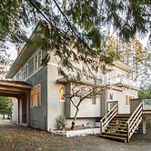 Vancouver Shaughnessy Cozy Heritage House