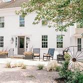 Shelter Harbor Inn