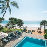 At Ease Beach Hotel
