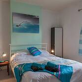 House - Sleeps 4 - Pets Ok - Parking - Garden