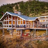 Herondale Luxury Vacation  At Windcliff 3 Bedroom Home by RedAwning