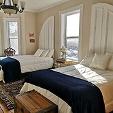 Carlisle House Inn