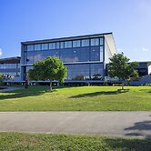 Lake Kawana Accommodation