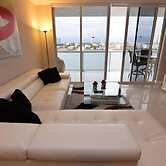 Spectacular Bay View 2 Bed 2 Bath @ Golden Bay Sunny Isles Beach