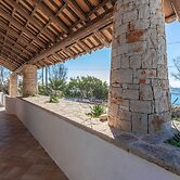 Emma's Villa facing the sea with swimming pool