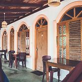 Rupa's Hotel Arugambay