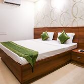 Treebo Comforts Inn, University Road Deralakatte