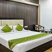 Treebo Red Petal Jalandhar