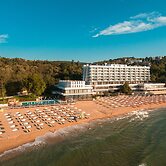 Palace Hotel - Sunny Day Resort