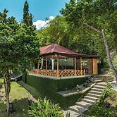 The Hawk's Nest Resort