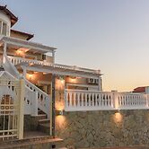 Rodanthi Hospitality