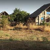 Ryllod Sunrise Lodge Meru