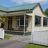 Kumara Historic Cottages - Hostel