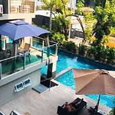 The Lux Ladprao 10