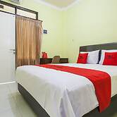 RedDoorz near Petra University 2